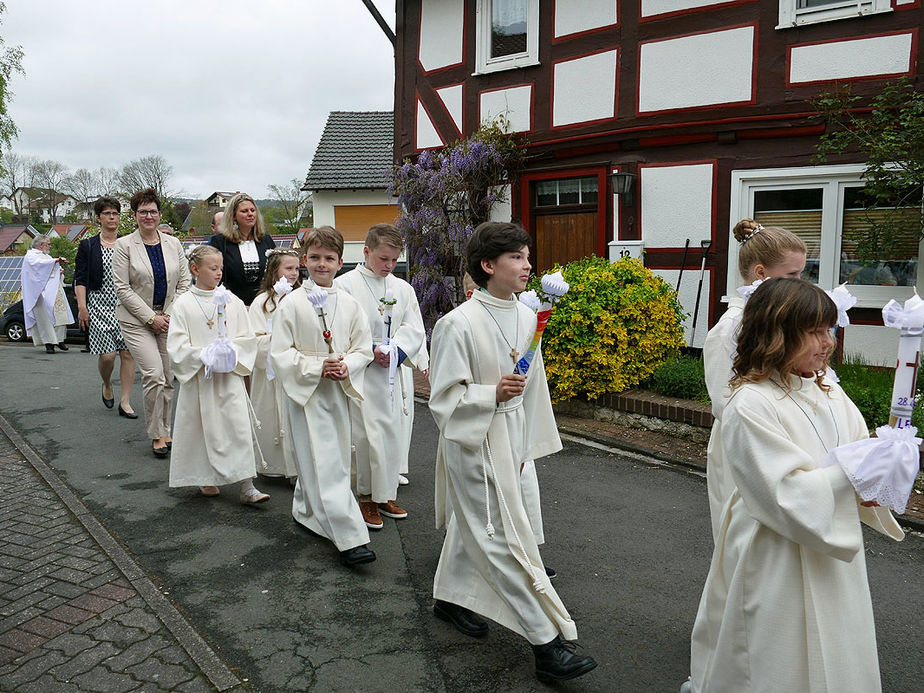 Feier der 1. Heiligen Kommunion in Sankt Crescentius (Foto: Karl-Franz Thiede)